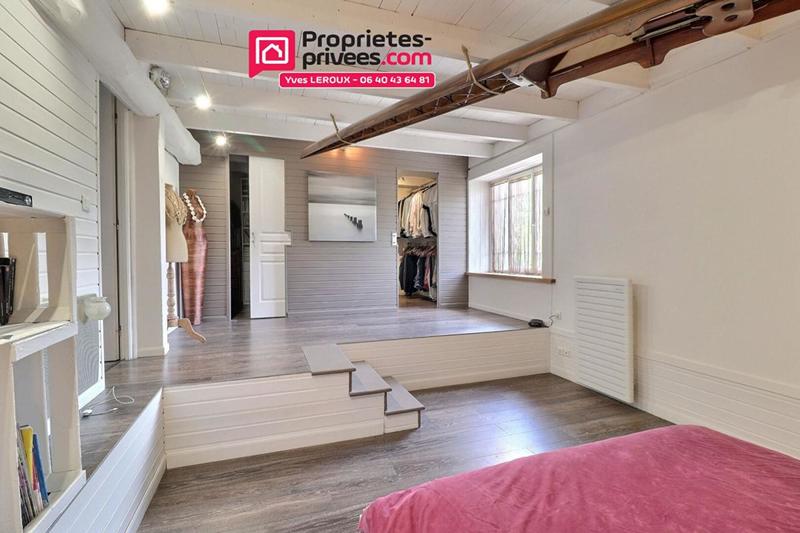 Maison - 182 m² - 7 pièces