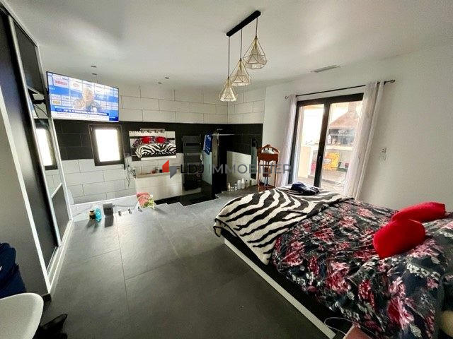 Villa - 200 m² - 5 pièces