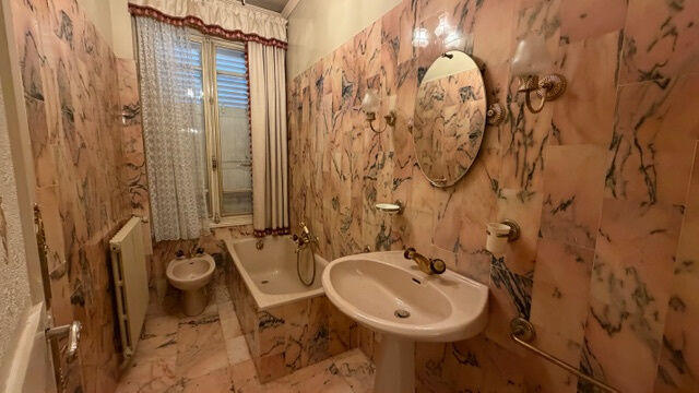 Maison - 210 m² - 9 pièces