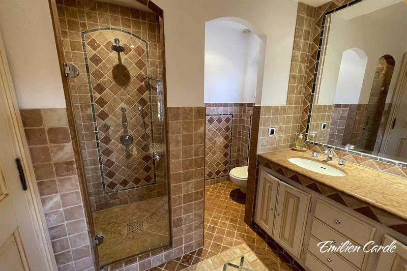 Villa - 167 m² - 6 pièces