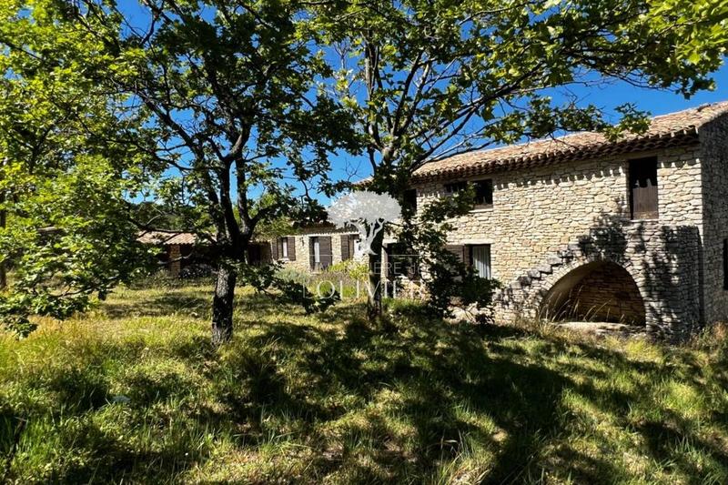 Propriété - 174 m² - 6 pièces