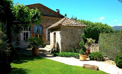 Propriété - 238 m² - 7 pièces