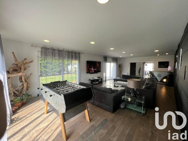 Maison - 236 m² - 9 pièces