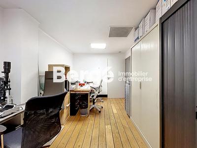 Local commercial - 235 m² - 18 pièces