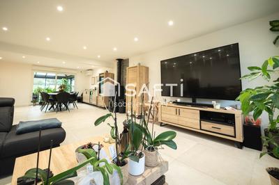 Maison - 200 m² - 7 pièces