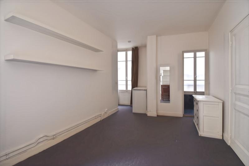 Studio - 25 m² - 1 pièce