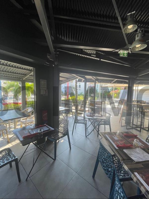 Fonds de commerce - Magasins - 178 m²