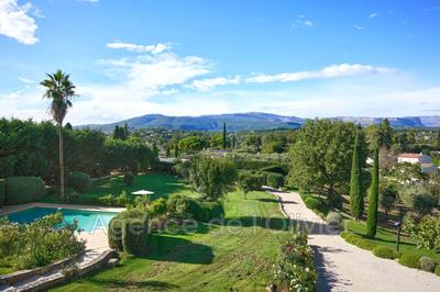 Propriété - 820 m² - 10 pièces