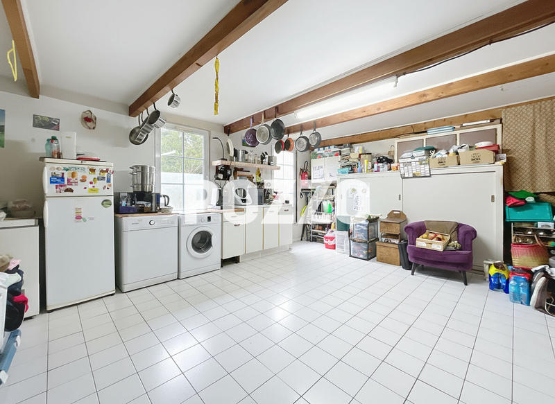 Maison - 180 m² - 9 pièces