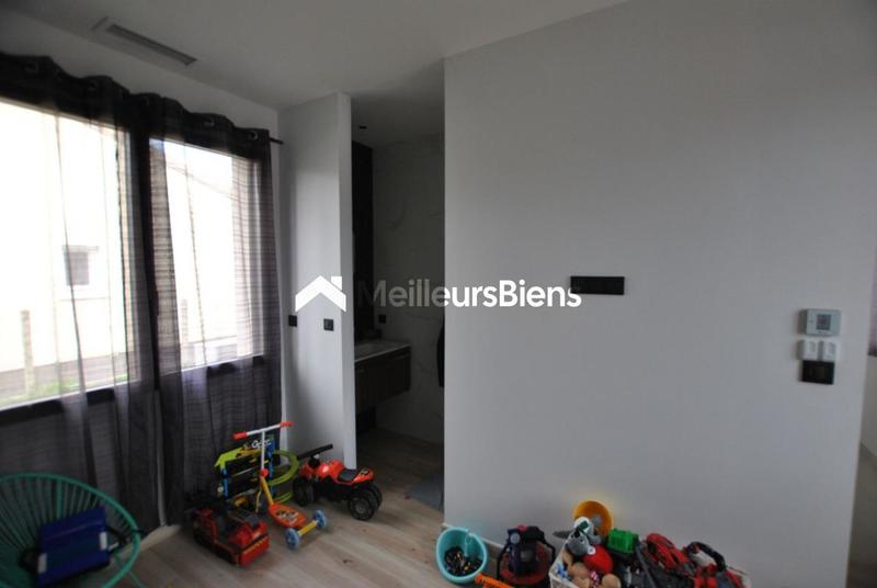 Propriété - 250 m² - 8 pièces
