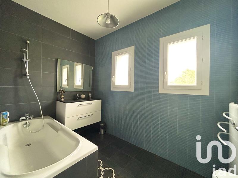 Maison - 211 m² - 6 pièces