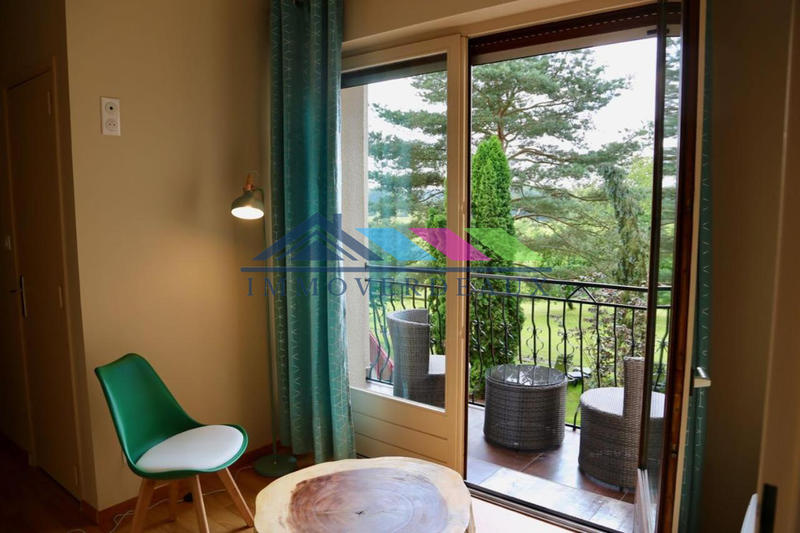 Local commercial - 1 800 m² - 25 pièces