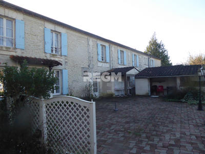 Propriété - 800 m² - 25 pièces