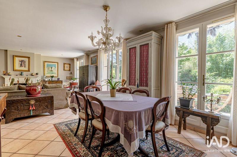 Maison - 225 m² - 6 pièces