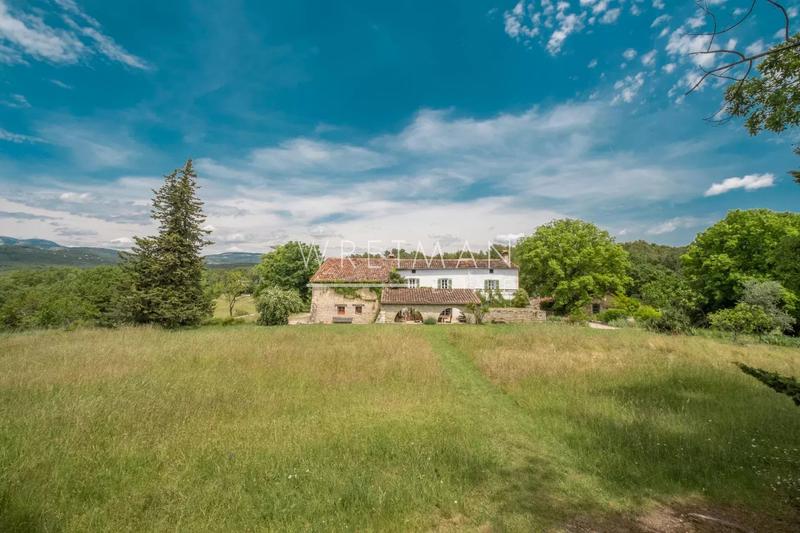 Villa - 257 m² - 10 pièces