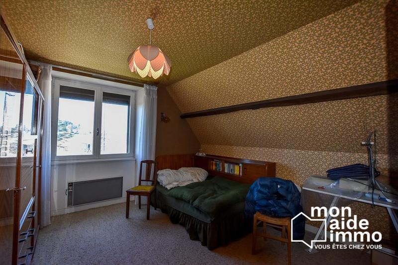 Maison traditionnelle - 240 m² - 9 pièces