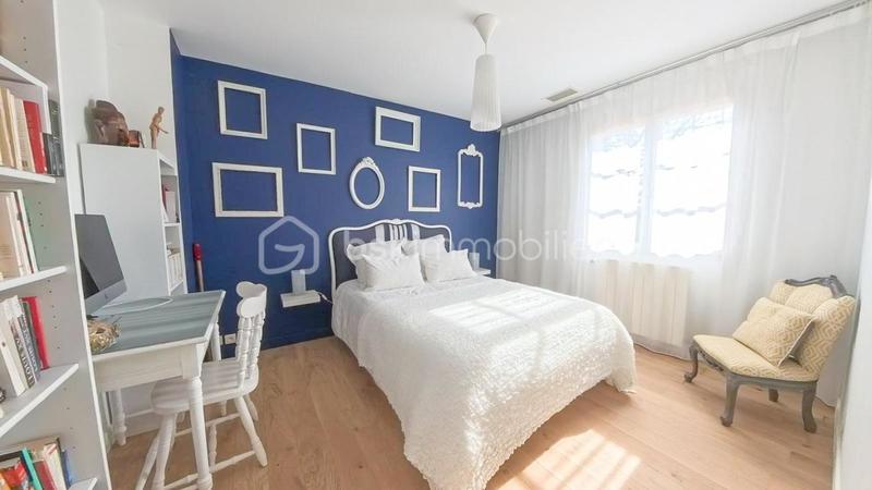 Villa - 210 m² - 8 pièces