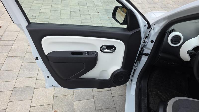 Renault Twingo III 1.0 SCe 70 Bva6 Intens