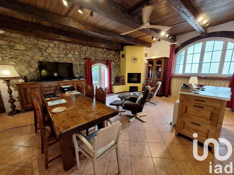 Maison - 140 m² - 6 pièces