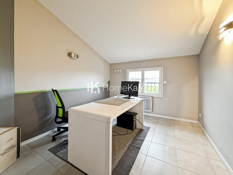 Maison - 180 m² - 9 pièces