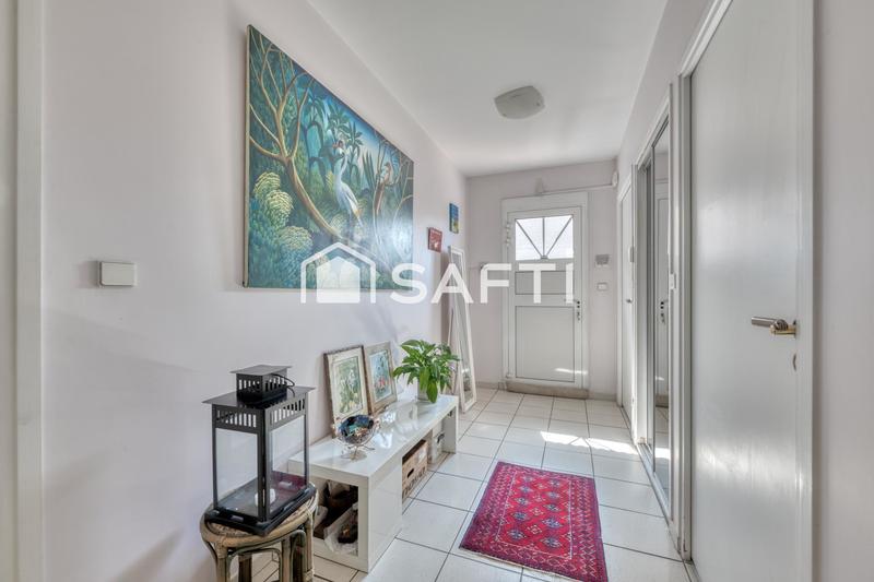 Maison - 204 m² - 7 pièces