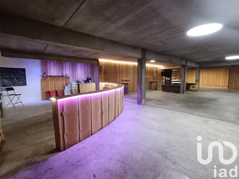 Maison - 270 m² - 10 pièces