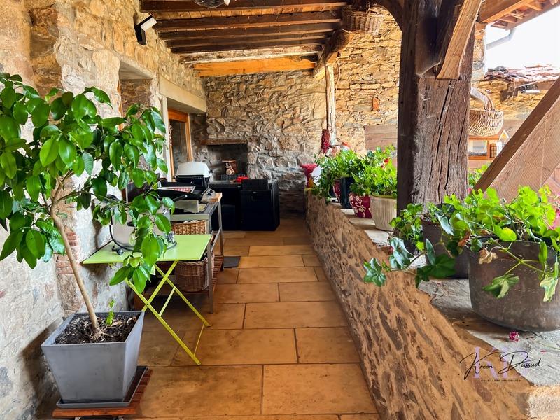 Maison - 220 m² - 7 pièces