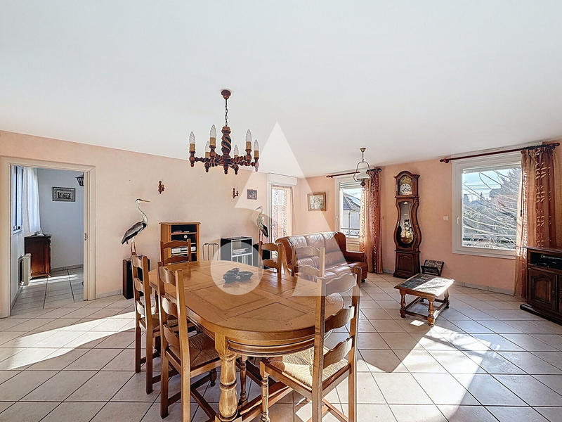 Maison - 191 m² - 7 pièces