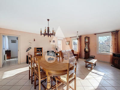 Maison - 191 m² - 7 pièces