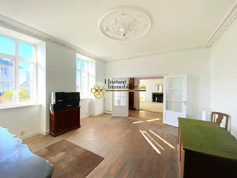 Demeure - 298 m² - 16 pièces