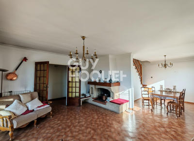 Maison - 185 m² - 7 pièces