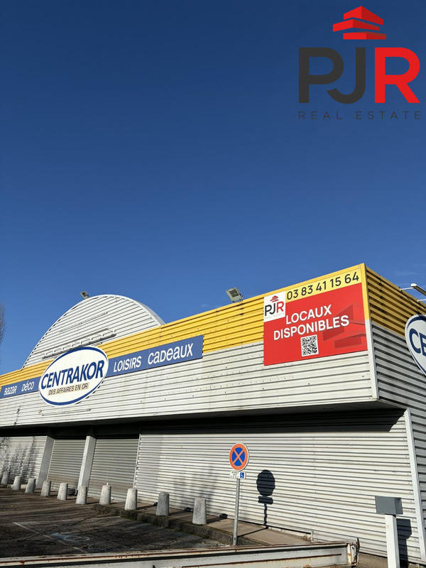 Local commercial - 1 500 m²