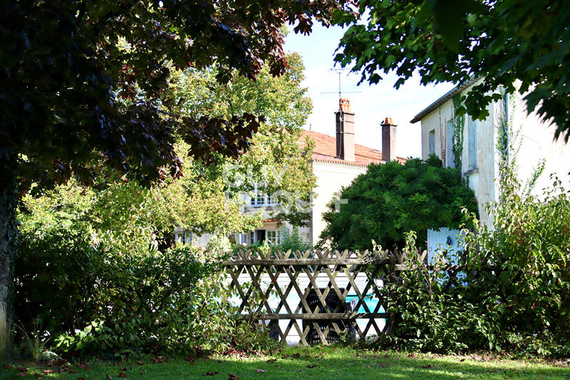 Maison - 221 m² - 5 pièces