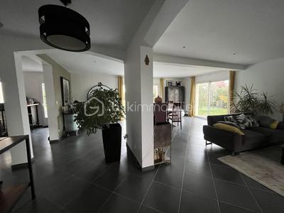 Maison - 182 m² - 6 pièces