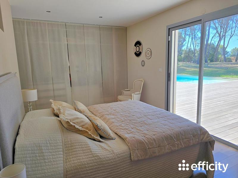 Maison - 232 m² - 7 pièces