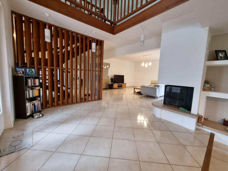 Villa - 240 m² - 8 pièces