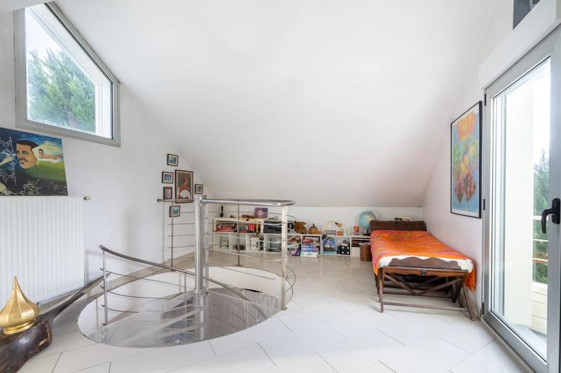 Maison - 360 m² - 8 pièces