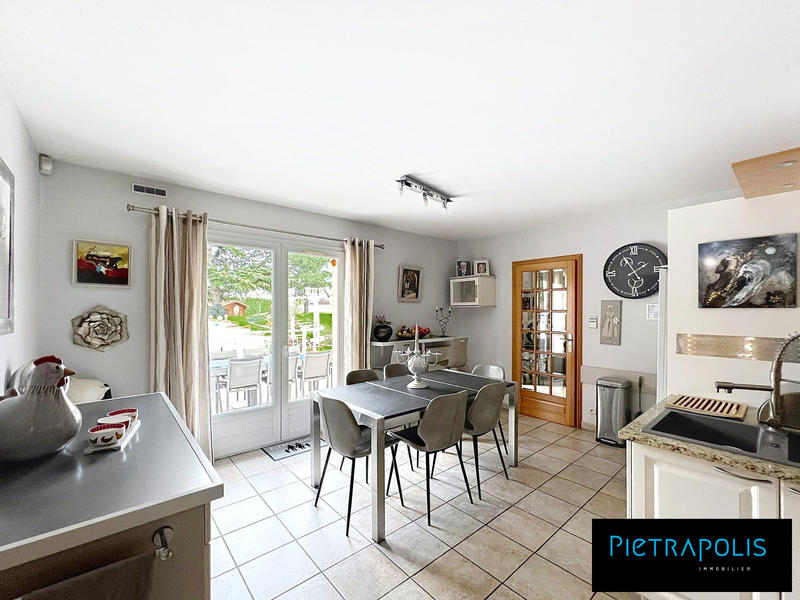 Maison - 253 m² - 10 pièces
