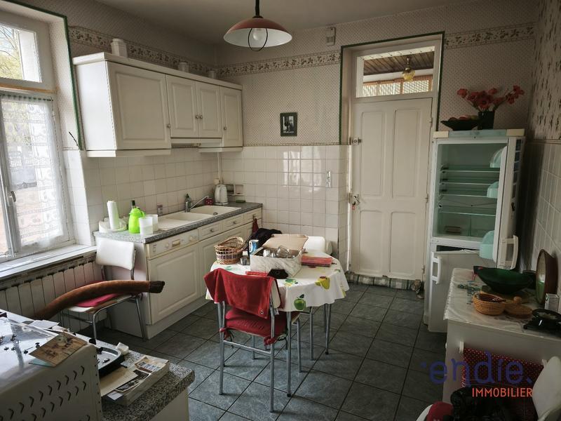 Maison - 185 m² - 8 pièces