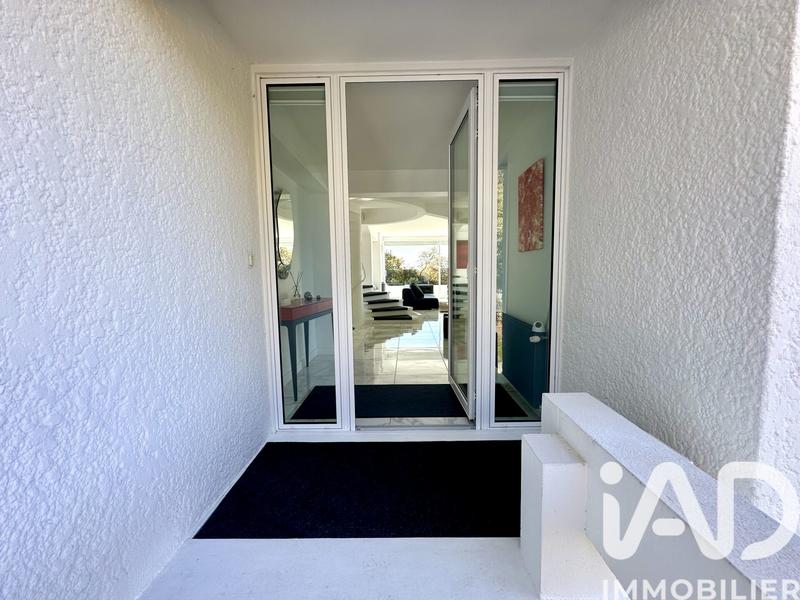 Maison - 208 m² - 5 pièces