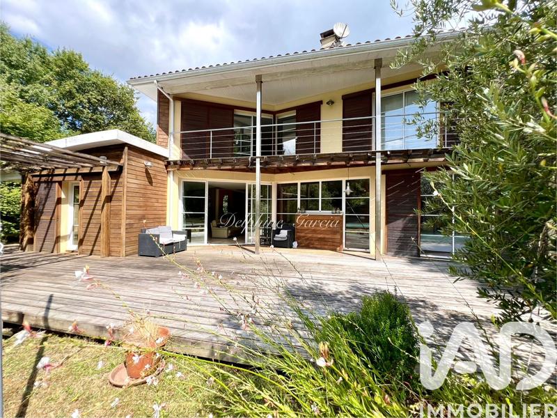 Maison de maîtres - 235 m² - 7 pièces