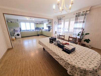 Maison - 270 m² - 10 pièces