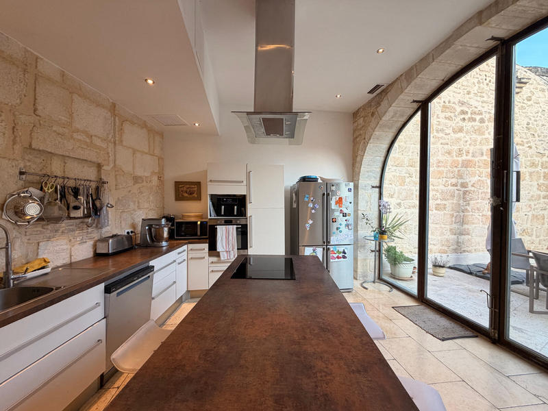 Maison - 437 m² - 14 pièces