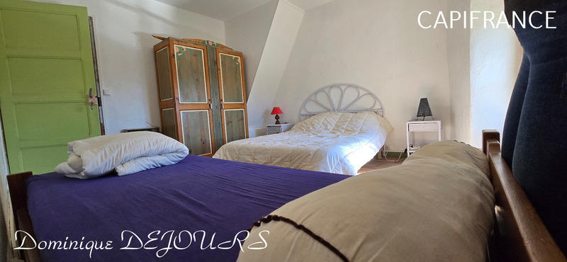 Maison - 250 m² - 8 pièces