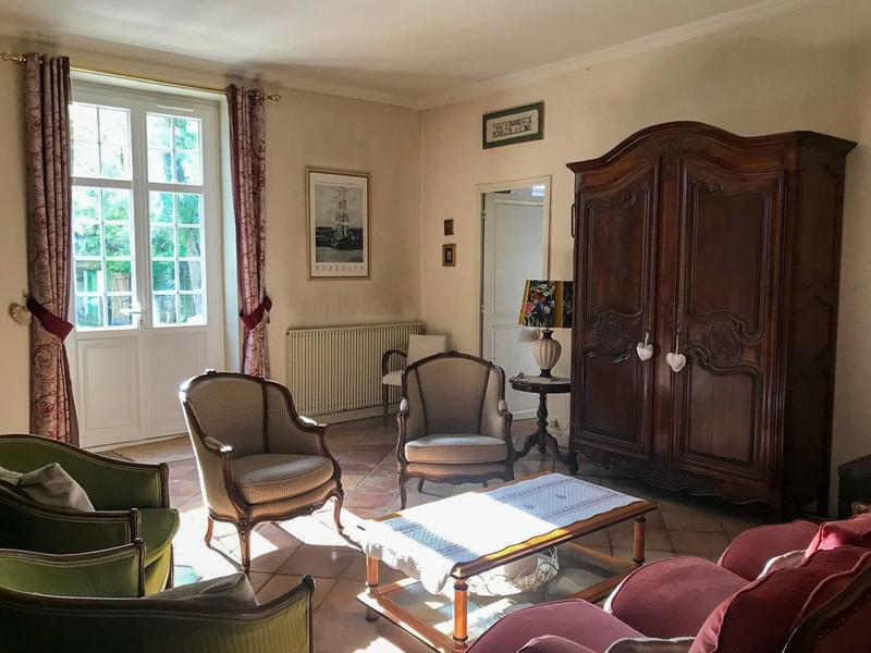 Maison - 225 m² - 9 pièces