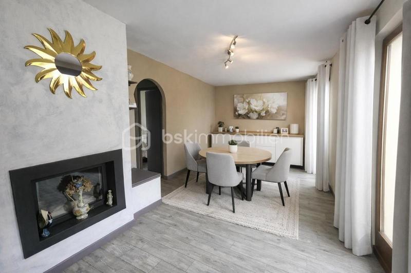 Maison traditionnelle - 128 m² - 6 pièces