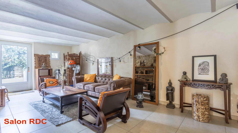 Maison - 250 m² - 9 pièces