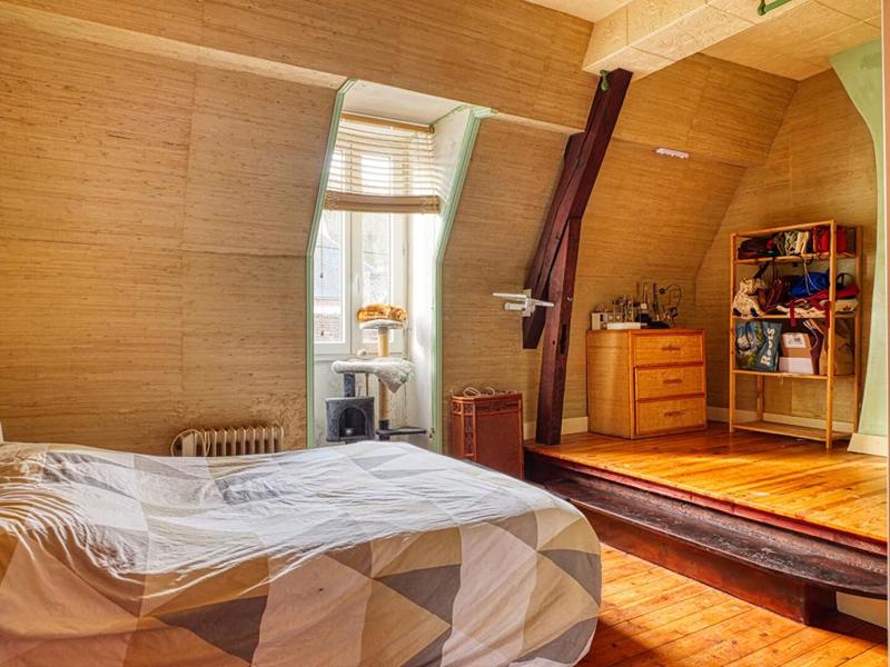 Maison - 216 m² - 9 pièces