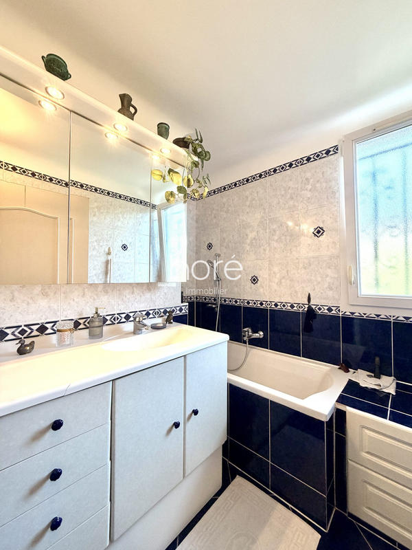 Maison traditionnelle - 175 m² - 6 pièces