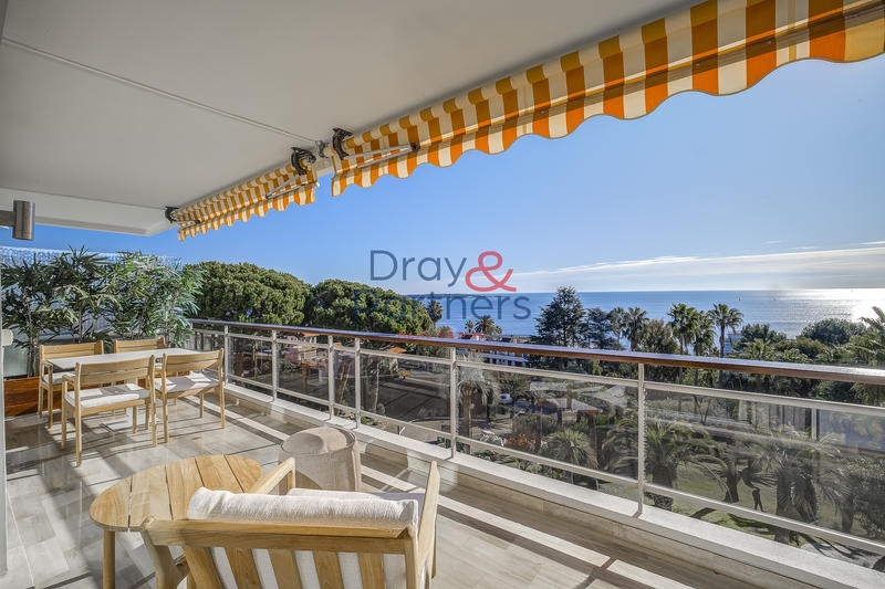 Appartement - 150 m² - 5 pièces